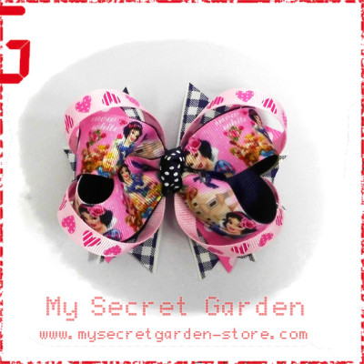 Snow White Grosgrain Ribbon Girls 4" Boutique Bow Hair Bows ( Hair Clip or Hair Band)  Snow White Grosgrain Ribbon Girls 4" Boutique Bow Hair Bows ( Hair Clip or Hair Band)